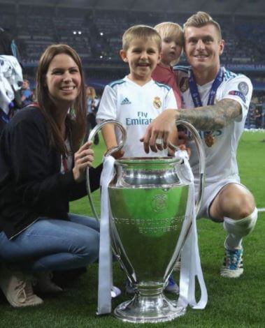 Roland Kroos son Toni Kroos with his wife and children.